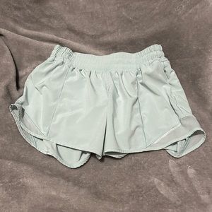 Lululemon hottie hot light blue 4” shorts